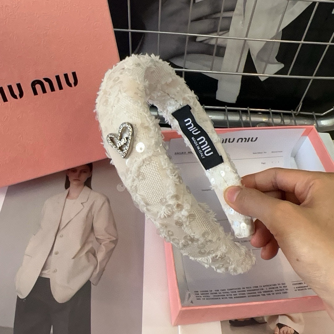 CHANEL WHITE HEADBAND ATTACHED SEQUINS TWEED 393654