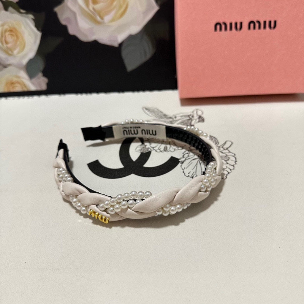 CHANEL HEADBAND IN WHITE CALFSKIN MIX PEARL CHAIN 347681