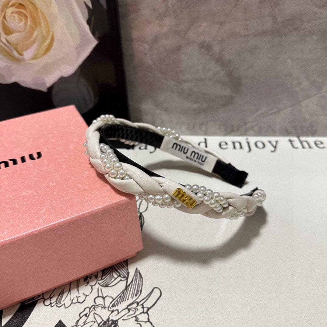 CHANEL HEADBAND IN WHITE CALFSKIN MIX PEARL CHAIN 347681