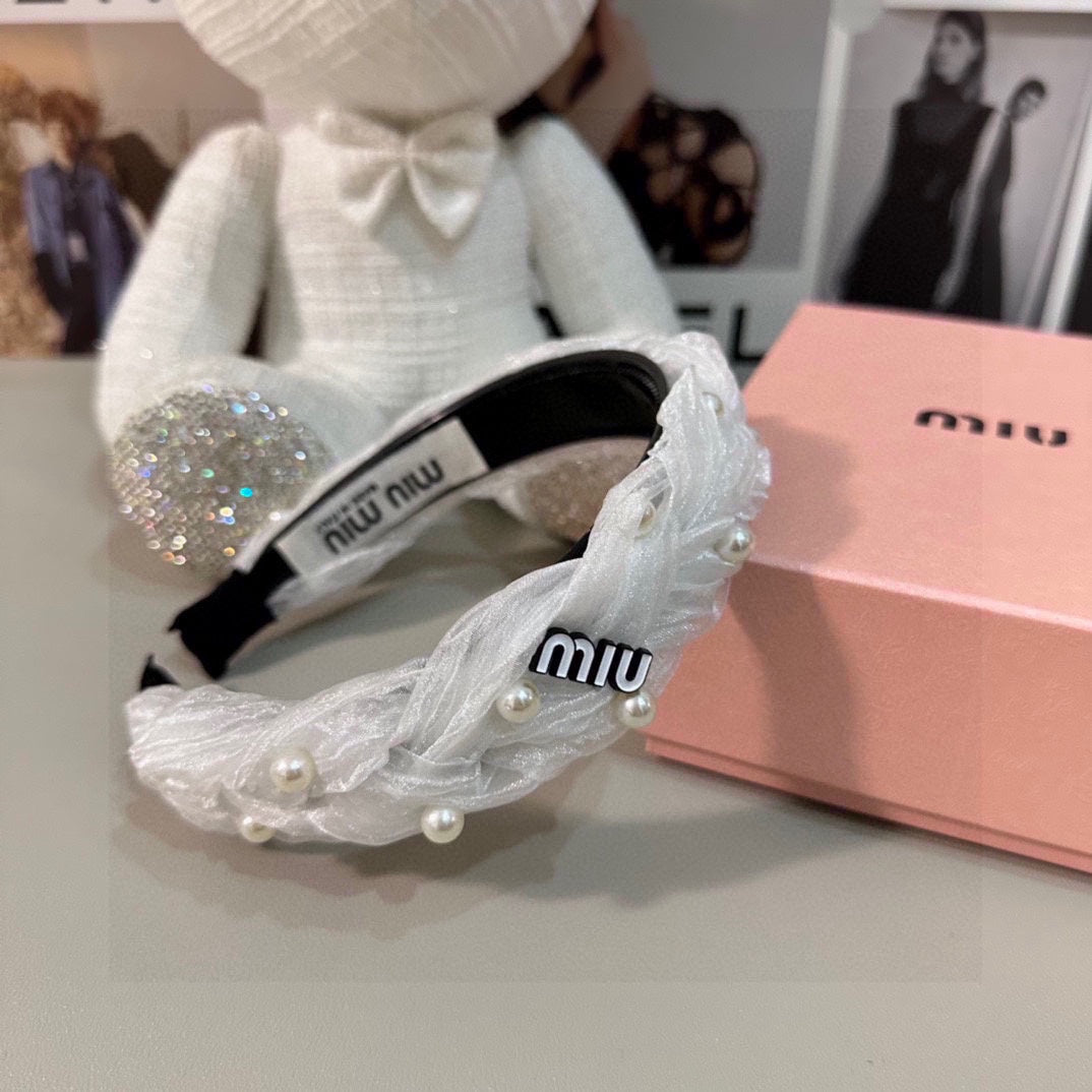 CHANEL HAIR BAND IN WHITE CHIFFON PEARL-EMBELLISHED 395326
