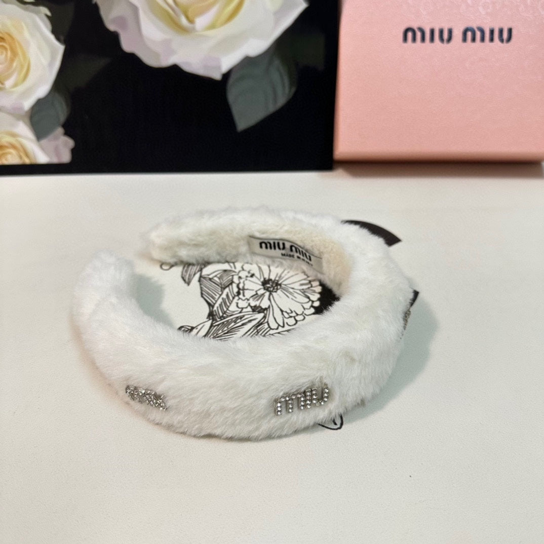 CHANEL THICK HEADBAND WITH DIAMOND LOGO IN WHITE PLUSH FABRIC 412483