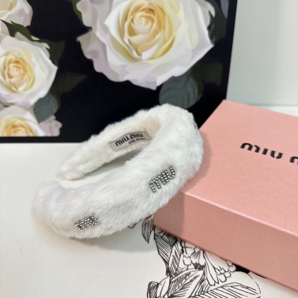CHANEL THICK HEADBAND WITH DIAMOND LOGO IN WHITE PLUSH FABRIC 412483
