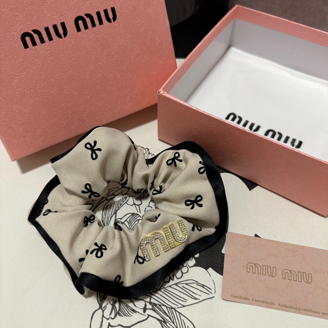 CHANEL HAIR TIE IN BEIGE MIX BLACK SPANDEX FABRIC 432828