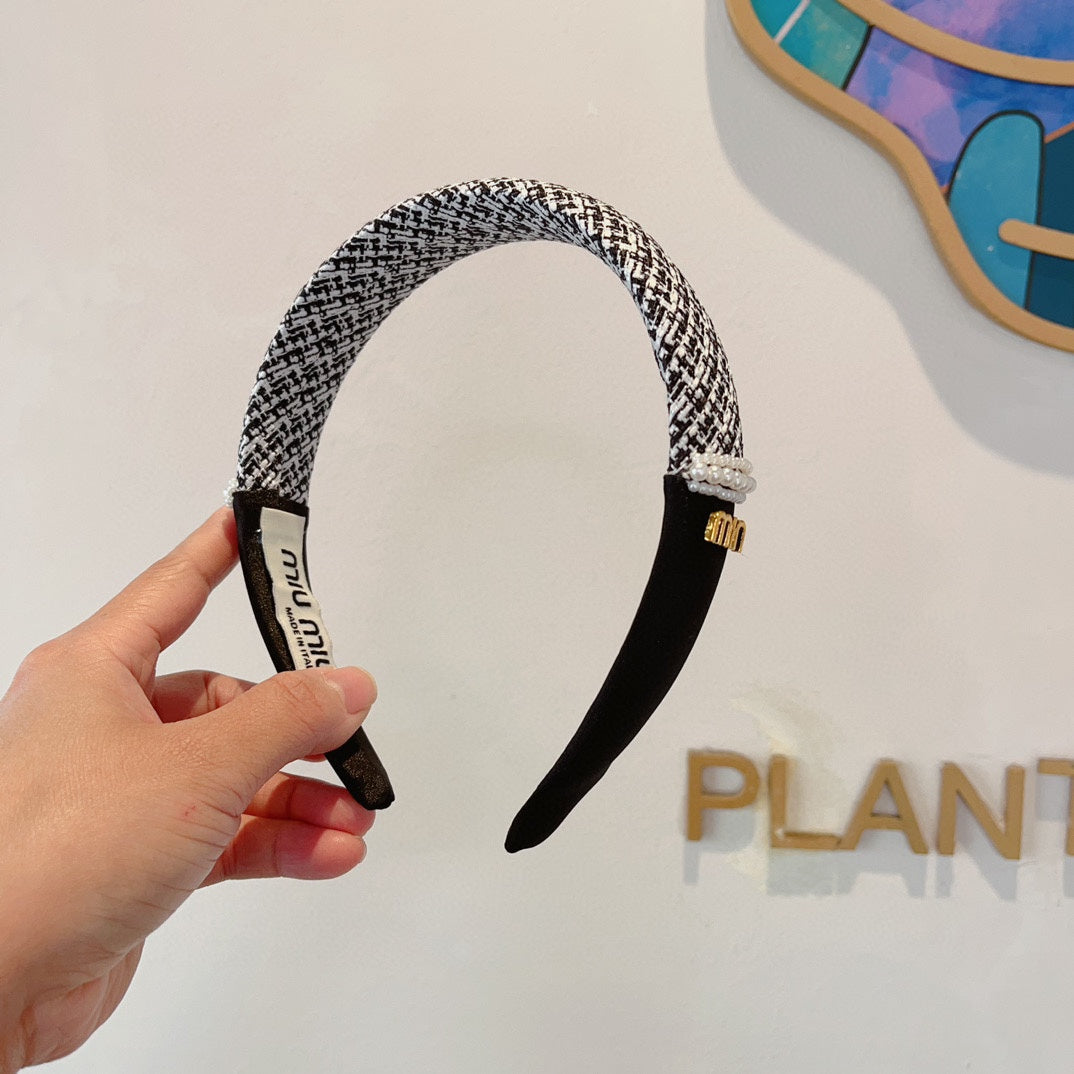 CHANEL HEADBAND IN BLACK TWEED AND SILK 262052
