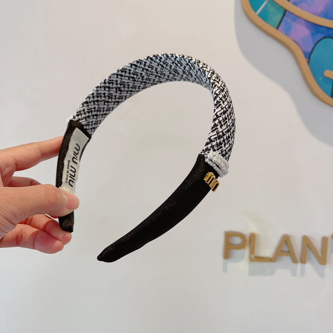 CHANEL HEADBAND IN BLACK TWEED AND SILK 262052