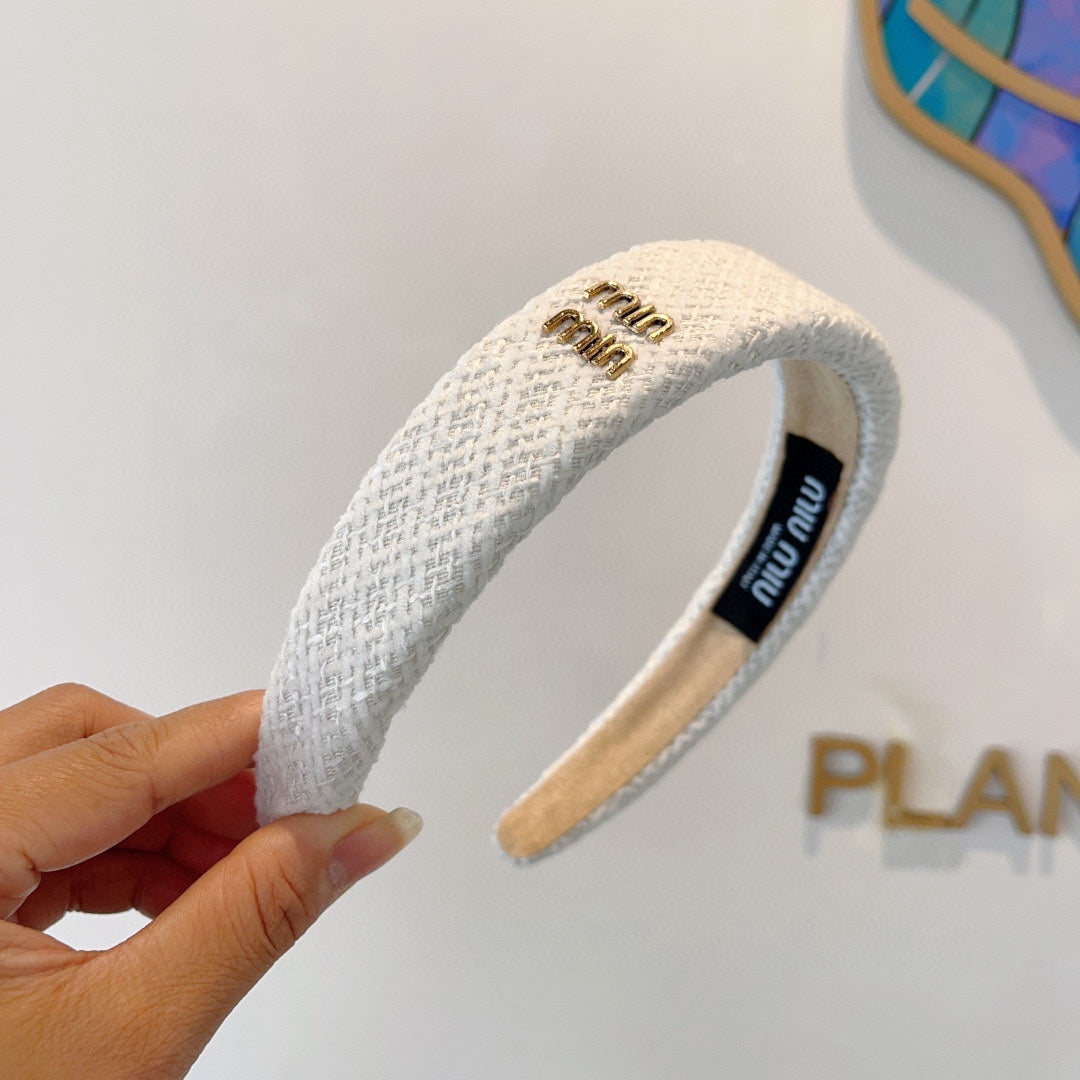CHANEL SIMPLE HAIRBAND IN WHITE TWEED 282733