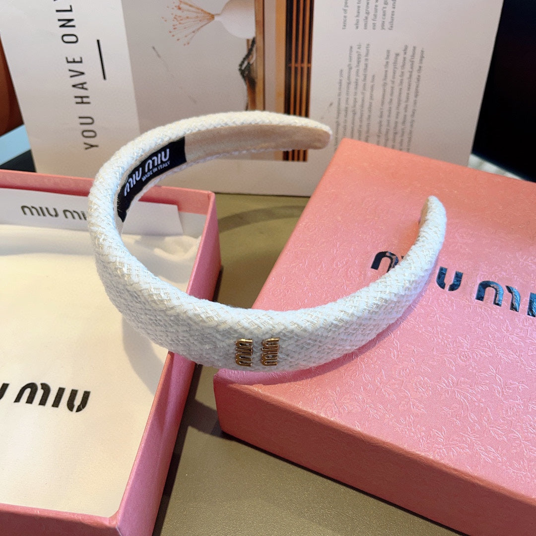 CHANEL SIMPLE HAIRBAND IN WHITE TWEED 282733