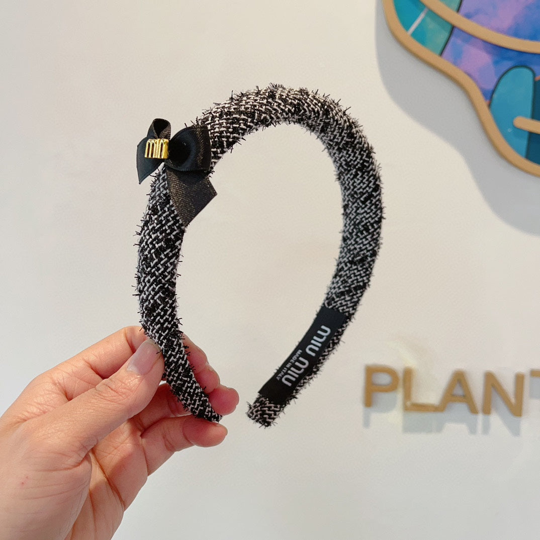 CHANEL BLACK MIX WHITE HEADBAND TWEED 409371