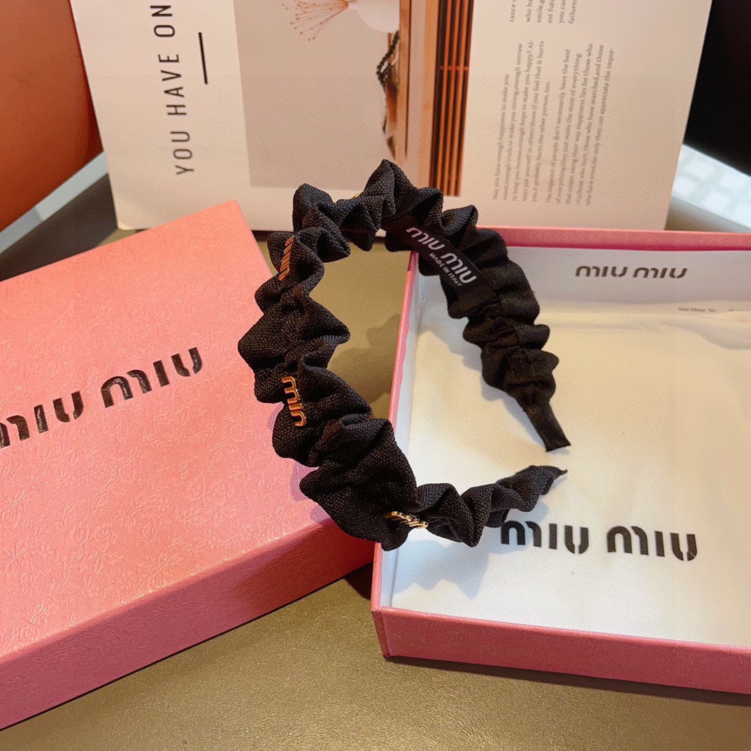 CHANEL HAIRBAND IN BLACK WRINKLED NYLON GOLD LOGO 415930