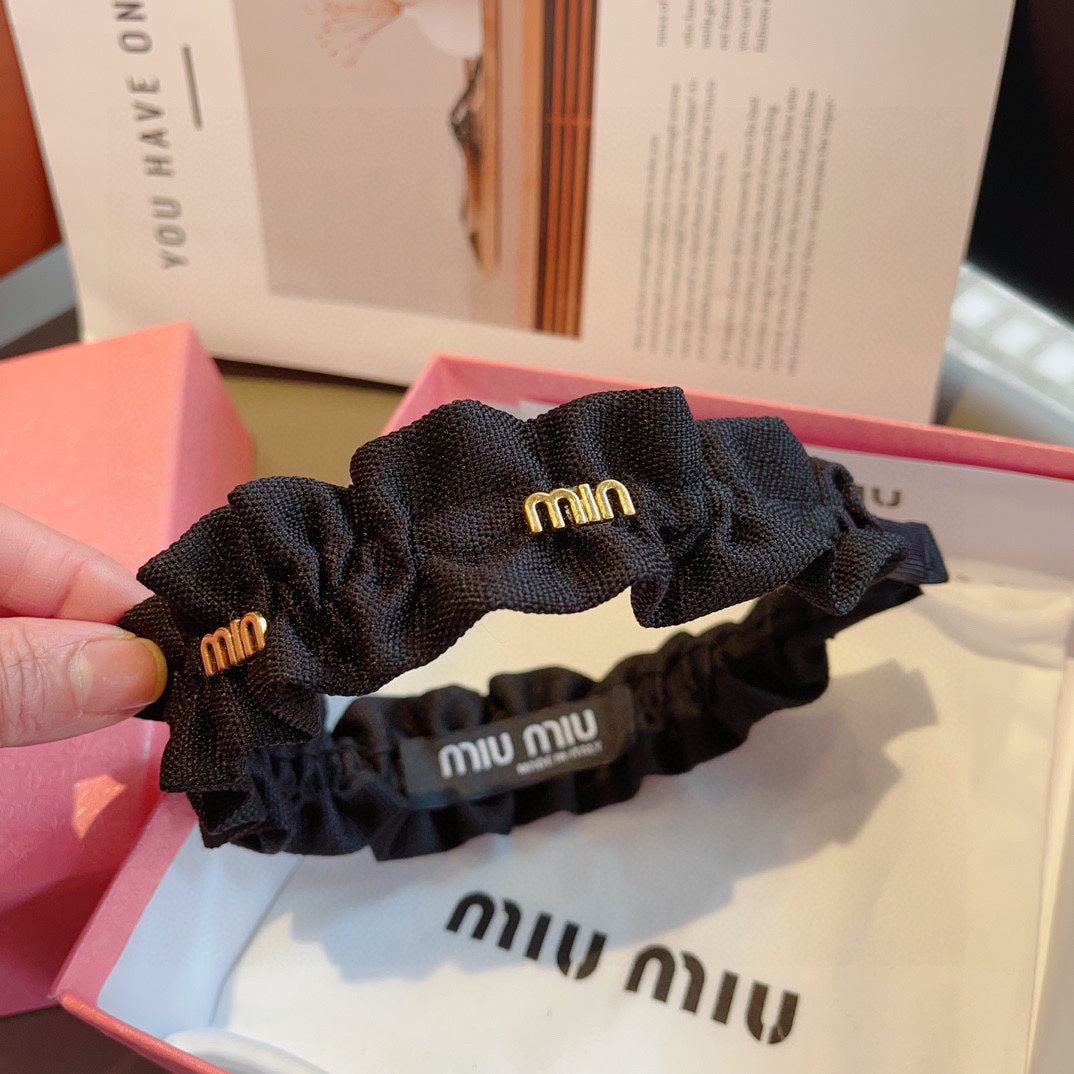 CHANEL HAIRBAND IN BLACK WRINKLED NYLON GOLD LOGO 415930