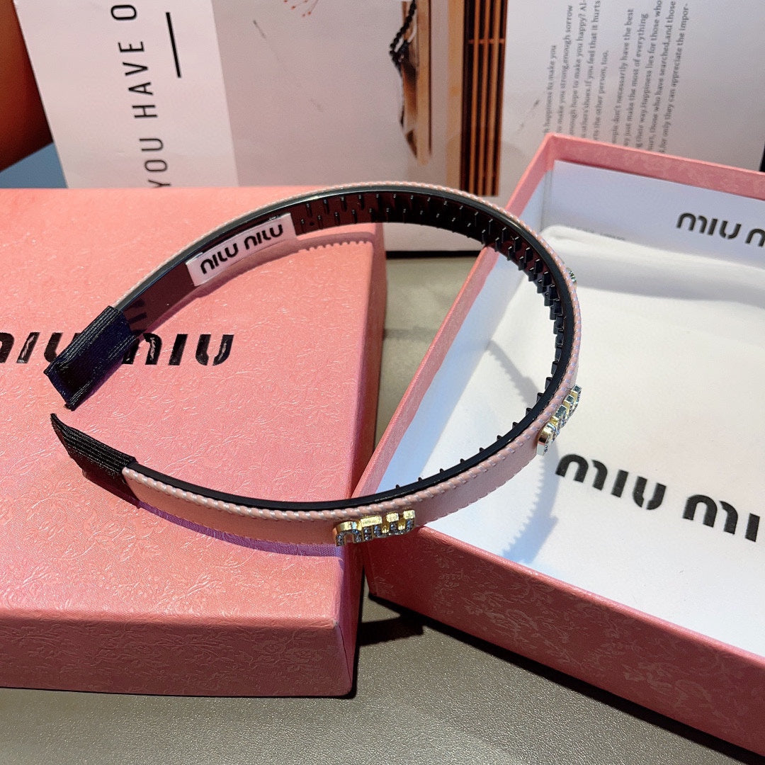 CHANEL HEAD BAND IN LIGHT PINK LAMBSKIN AND RESIN 417297