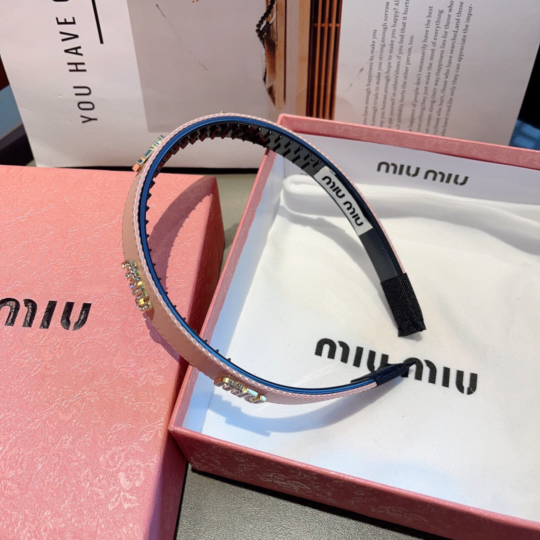 CHANEL HEAD BAND IN LIGHT PINK LAMBSKIN AND RESIN 417297