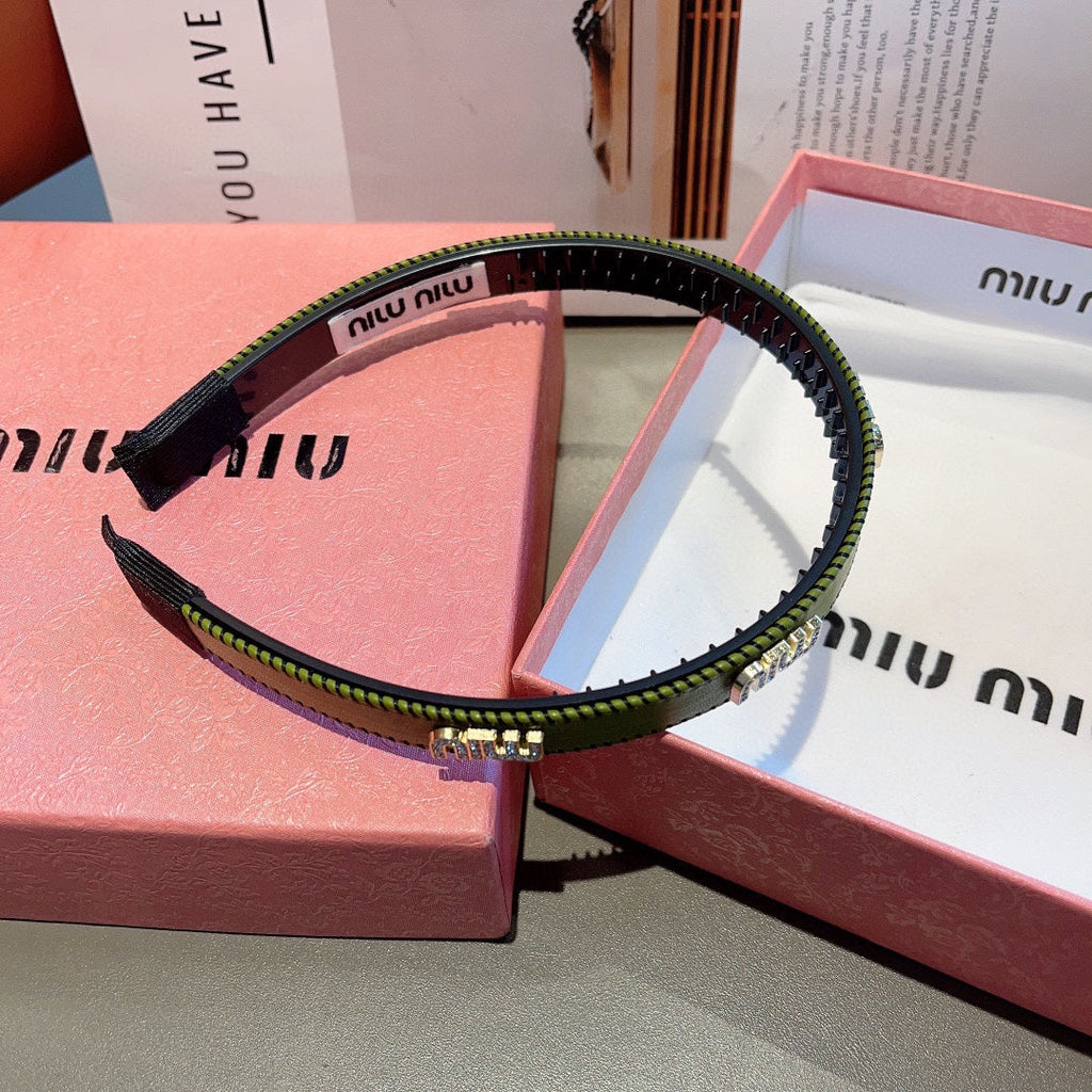 CHANEL HEAD BAND IN OLIVE GREEN LAMBSKIN AND RESIN 417298