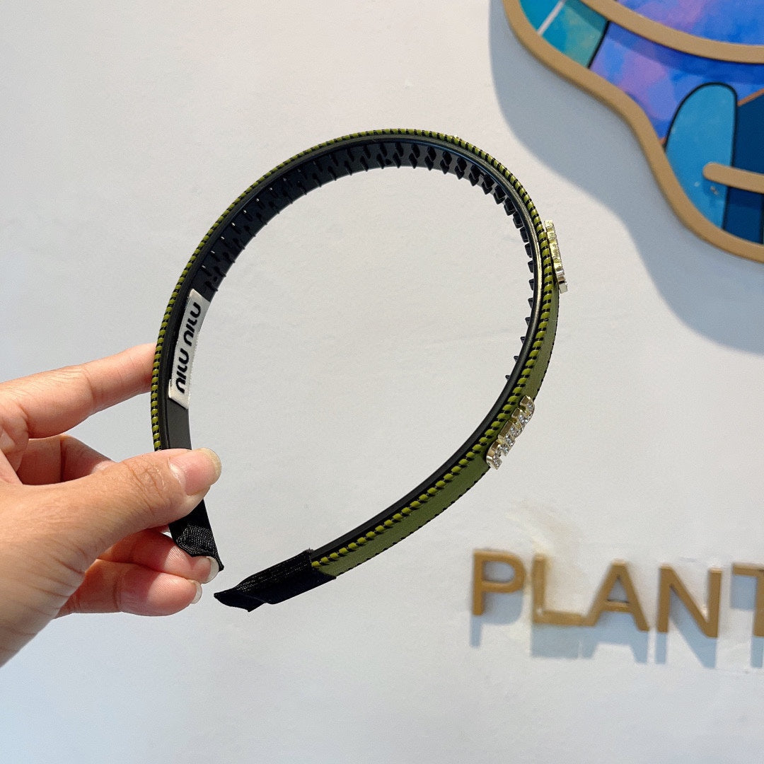 CHANEL HEAD BAND IN OLIVE GREEN LAMBSKIN AND RESIN 417298