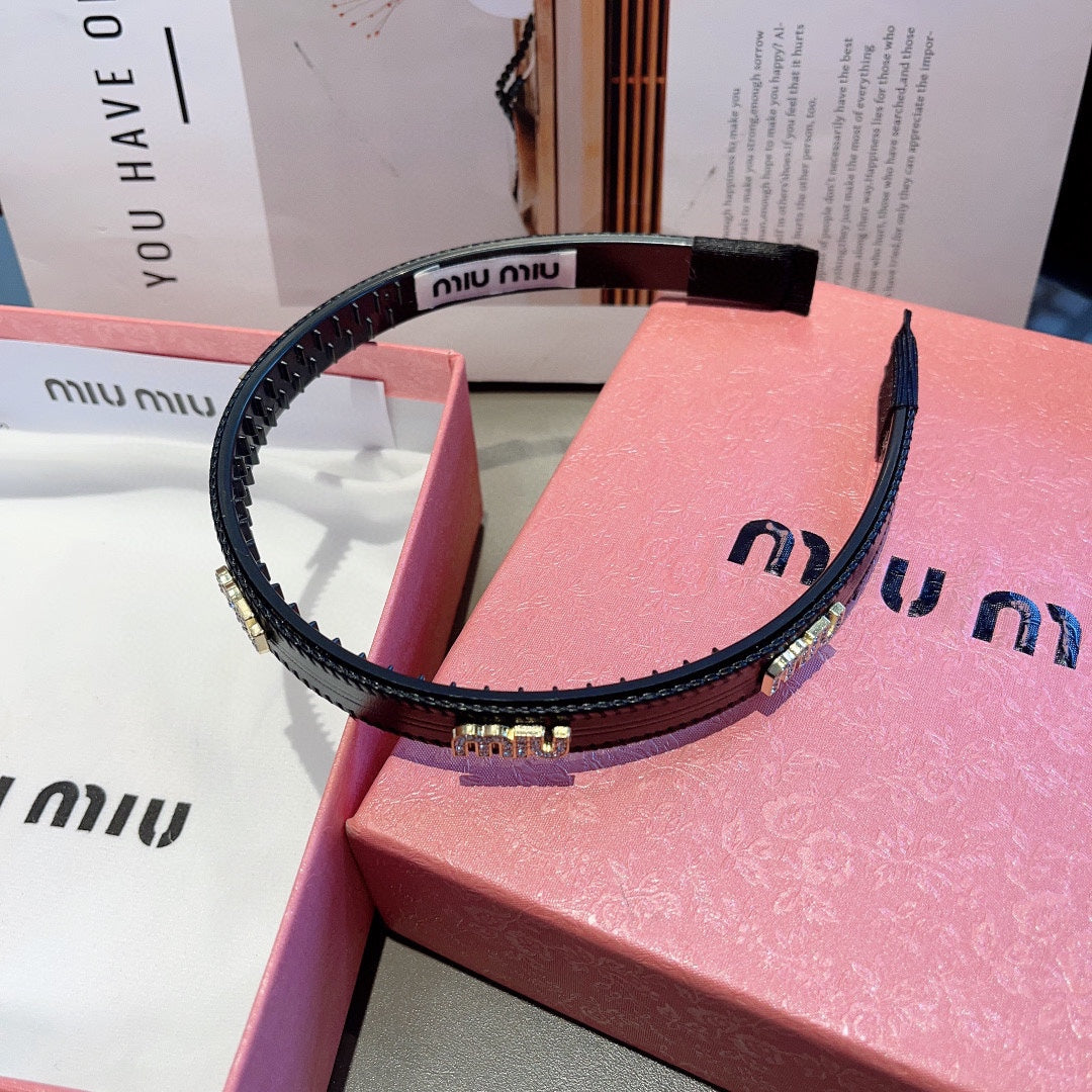 CHANEL HEAD BAND IN BLACK LAMBSKIN AND RESIN 417299