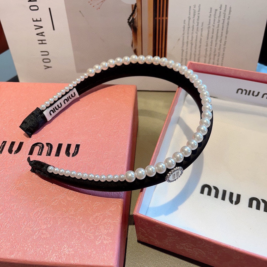 CHANEL HAIR BAND IN BLACK COTTON ATTACHED PEARL CHAIN 418901