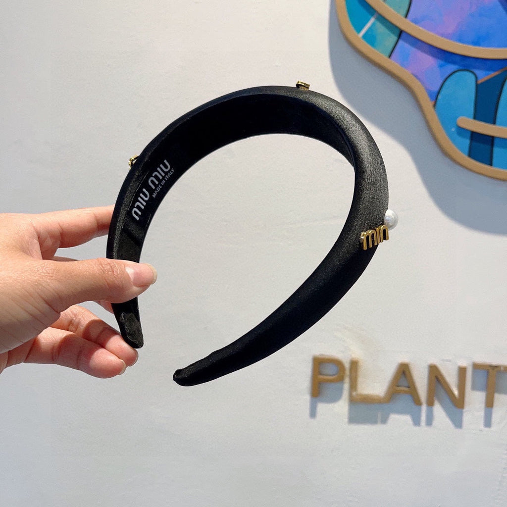 CHANEL THICK HEADBAND ATTACHED PEARL IN BLACK SILK 429311