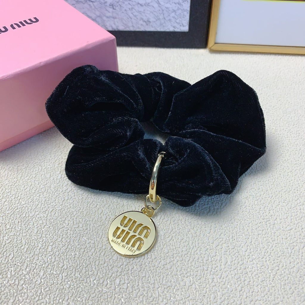 CHANEL BLACK VELVET SCRUNCHIE ATTACHED GOLD TAG LOGO 136818