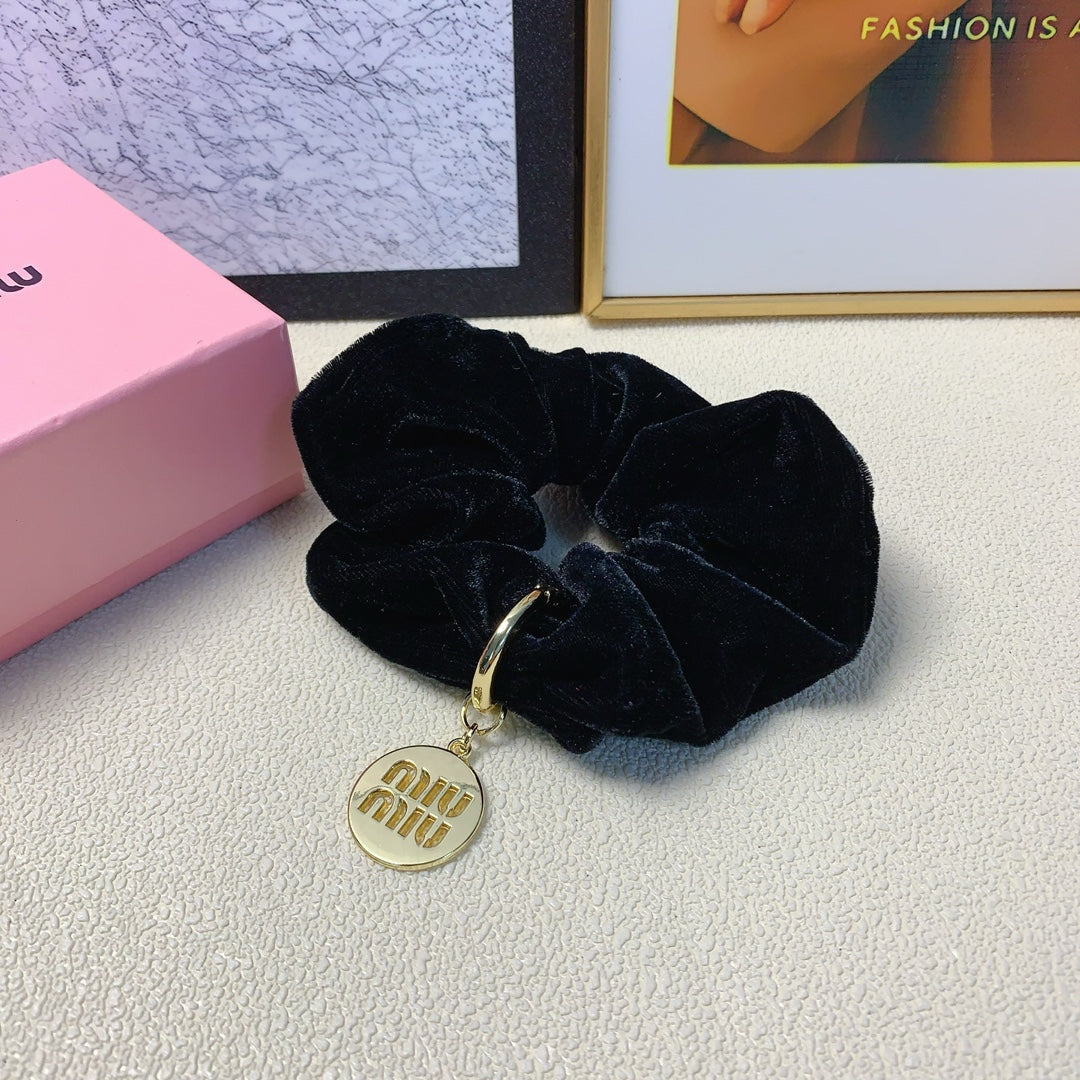 CHANEL BLACK VELVET SCRUNCHIE ATTACHED GOLD TAG LOGO 136818