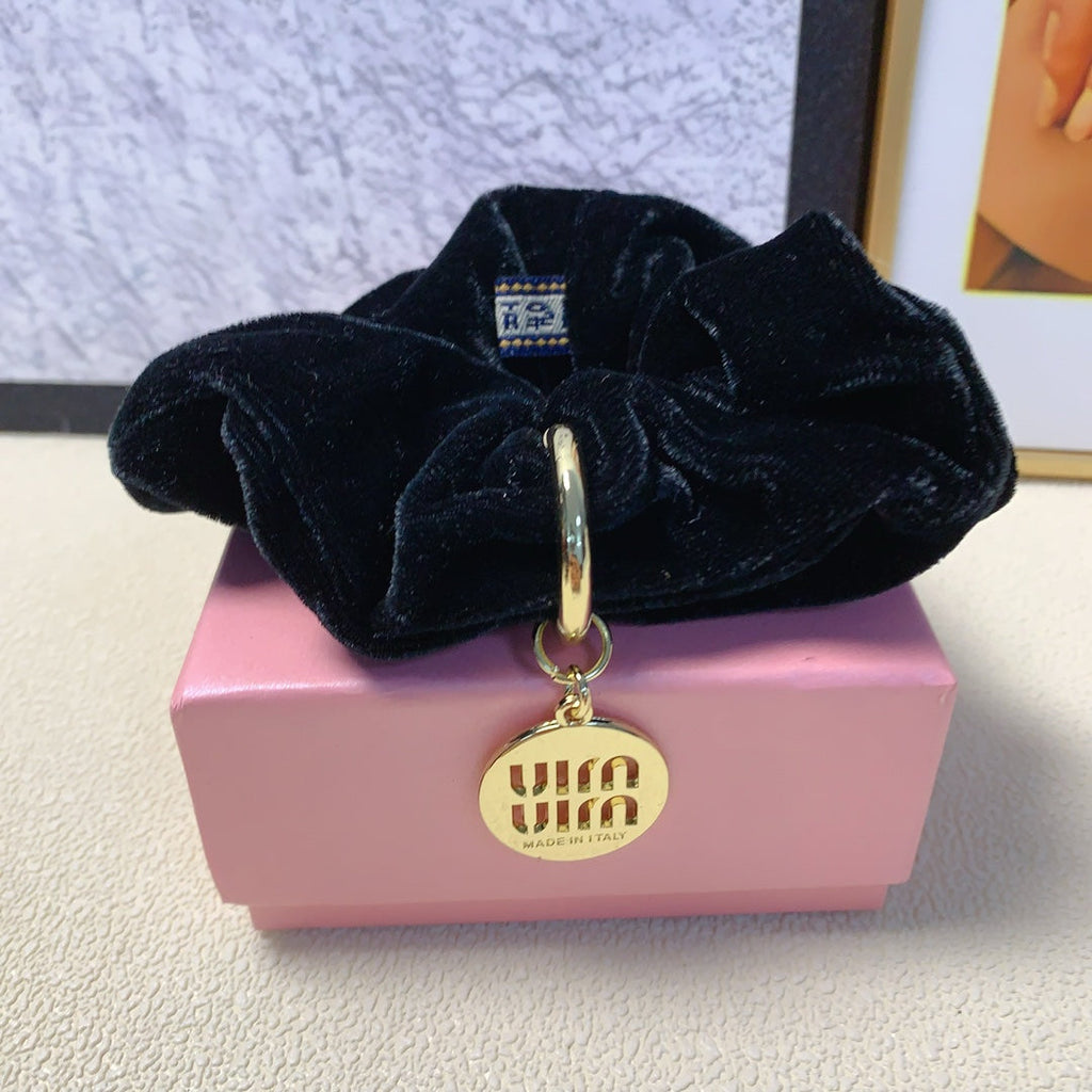 CHANEL BLACK VELVET SCRUNCHIE ATTACHED GOLD TAG LOGO 136818