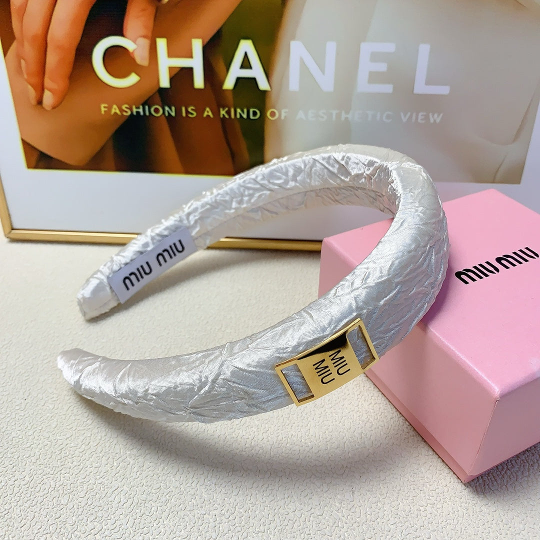 CHANEL THICK HEADBAND IN WHITE WRINKLED FABRIC 171268
