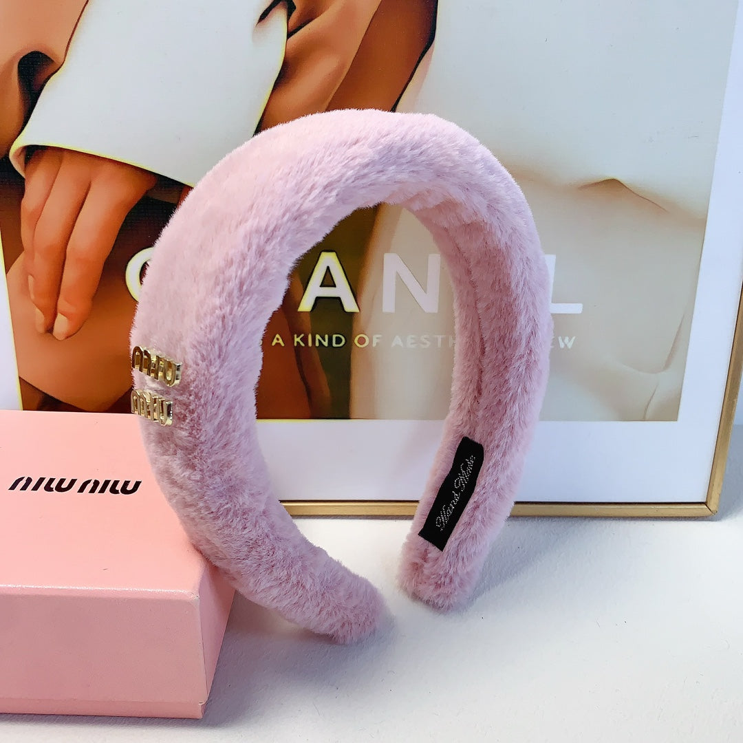 CHANEL HEAD BAND IN PINK RABBIT FUR