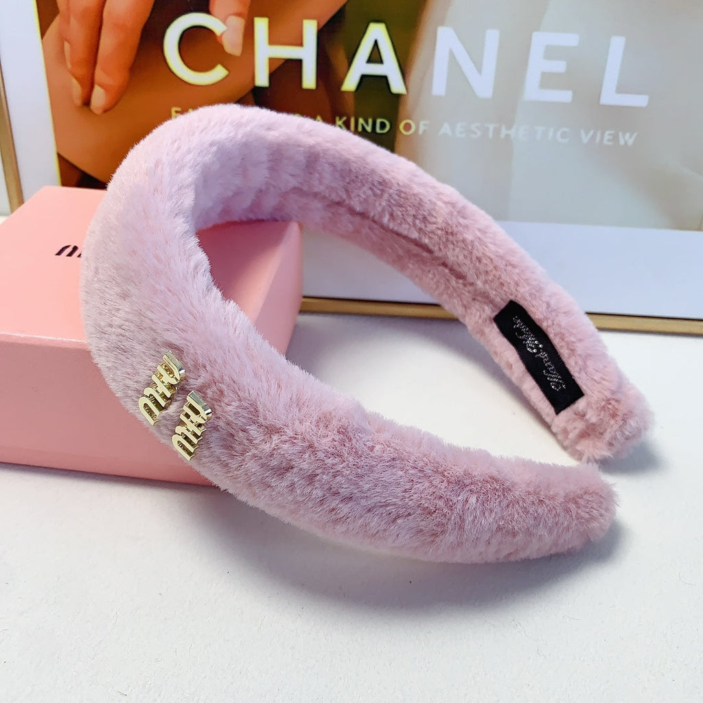 CHANEL HEAD BAND IN PINK RABBIT FUR